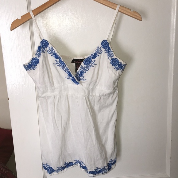 White and Blue Embroidered size S Top - Picture 1 of 3